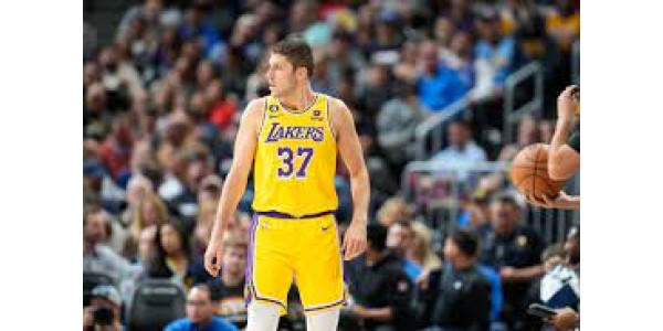 Los Angeles Lakers confían en Matt Ryan para ganar por 1,3 segundos